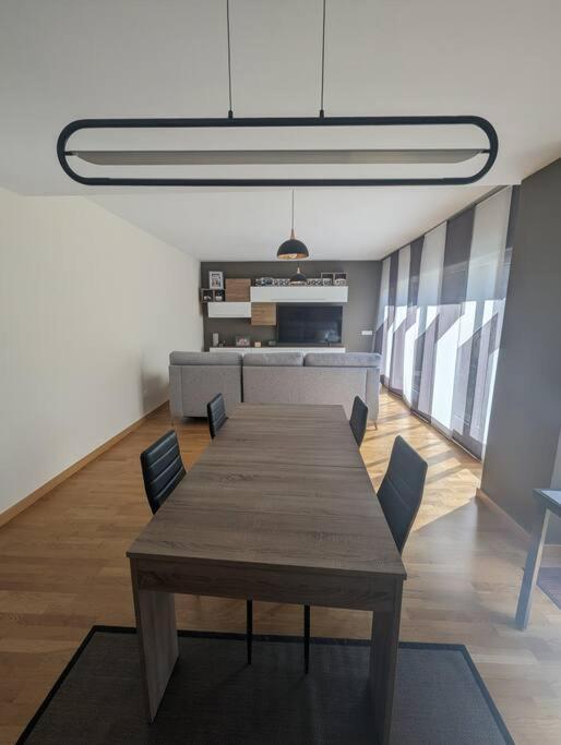 Апартаменти Piso Completo Y Moderno, Бургос Екстер'єр фото